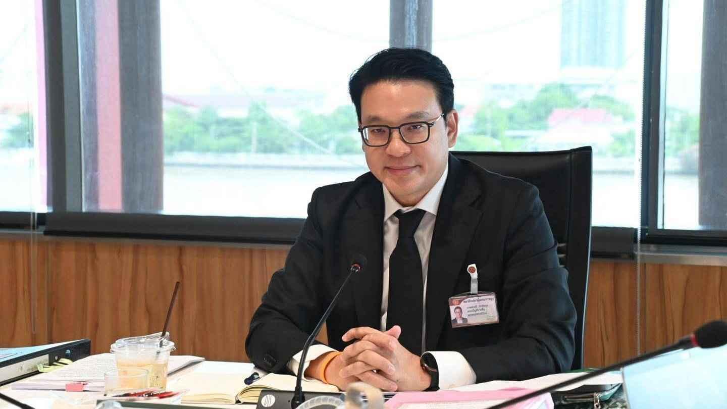 รองหัวหน้าพรรคประชาธิปัตย์  เรียกร้องรัฐบาลเร่งเข้าถึงชุมชนตกค้างน้ำท่วม หวั่นกระทบสุขภาพจากน้ำขัง