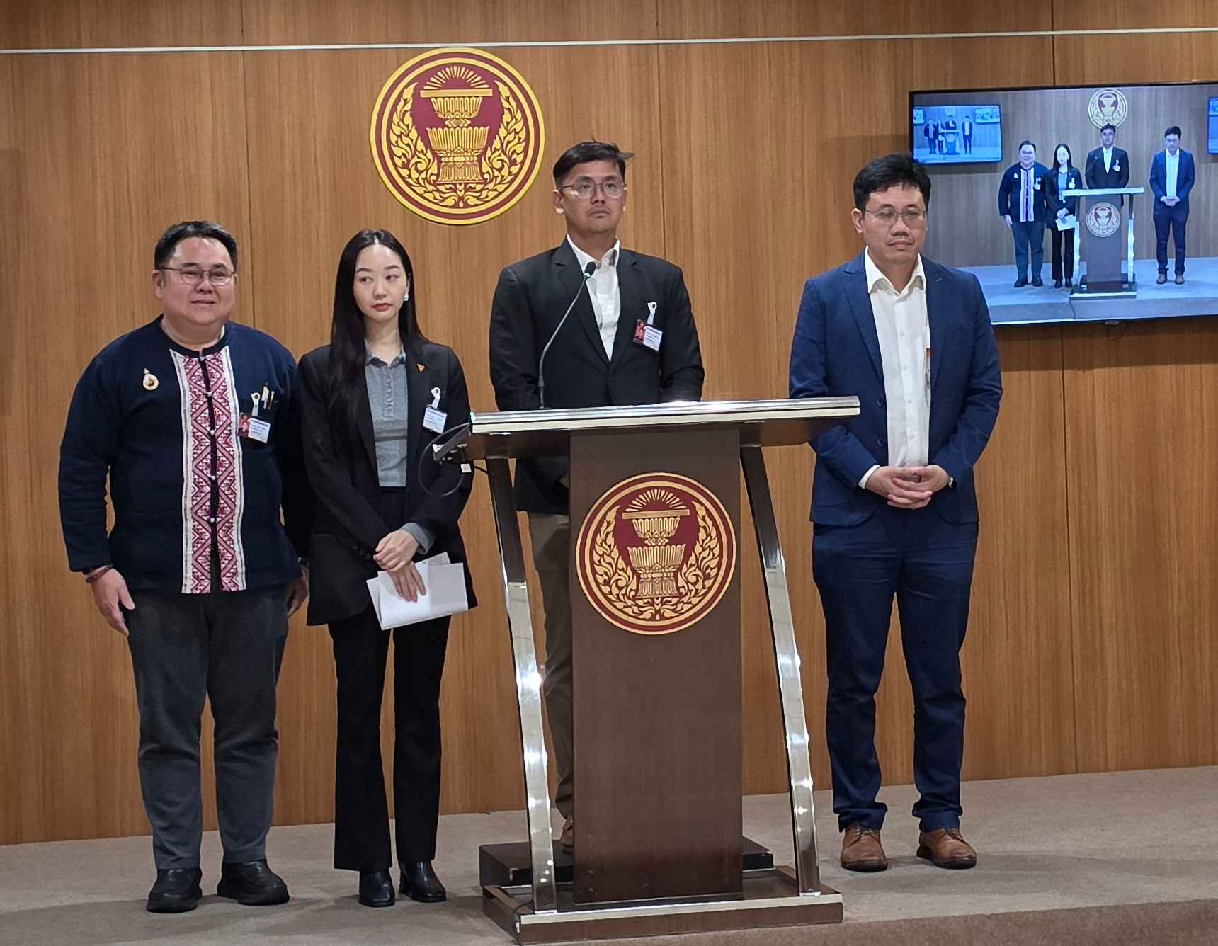 กมธ.การทหาร สภาผู้แทนราษฎร แถลงผลสอบปืนฟาลังซ์บนเรือหลวงภูมิพลฯ หลังพบชำรุดนานกว่า 7 ปี-ใช้ของตกรุ่นไม่มีอะไหล่-ซ่อม 3 รอบไม่จบ