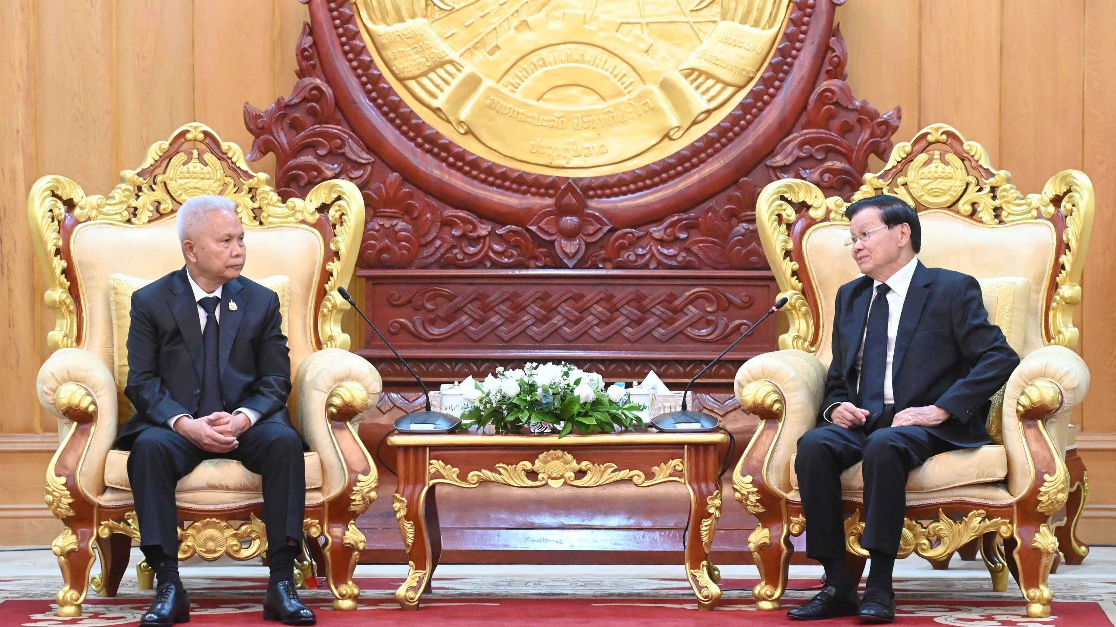 ประธานรัฐสภา นำคณะผู้แทนรัฐสภาไทย เข้าเยี่ยมคารวะประธานประเทศแห่ง สปป.ลาว เดินหน้าร่วมแก้ปัญหาที่ส่งผลกระทบต่อทั้งสองประเทศ