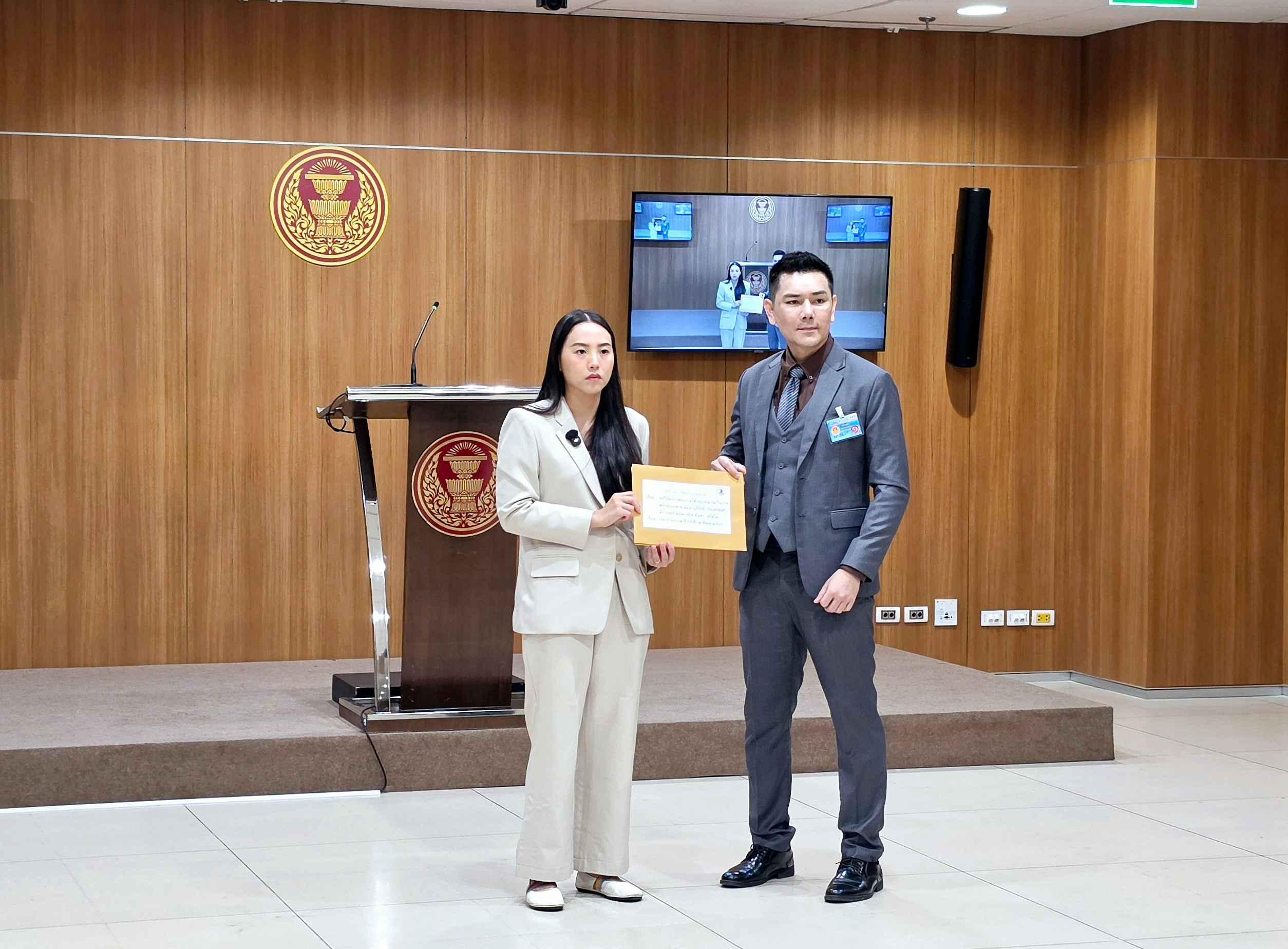 กมธ.ติดตามงบฯ รับเรื่องตรวจสอบโครงการถนน 2.8 กิโลเมตรในบุรีรัมย์ วงเงิน 450 ล้านบาท