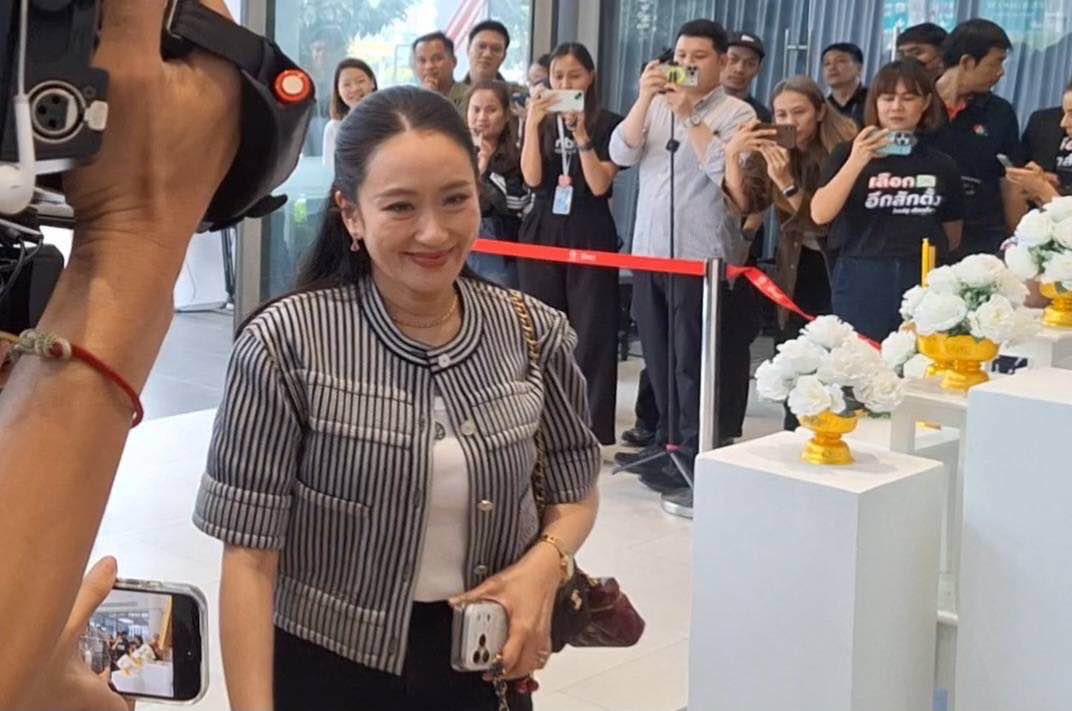 แกนนำพรรคเพื่อไทย ทยอยเดินทางเข้าพรรคเพื่อลุ้นคะแนนผลการเลือกตั้ง หลังปิดหีบ
