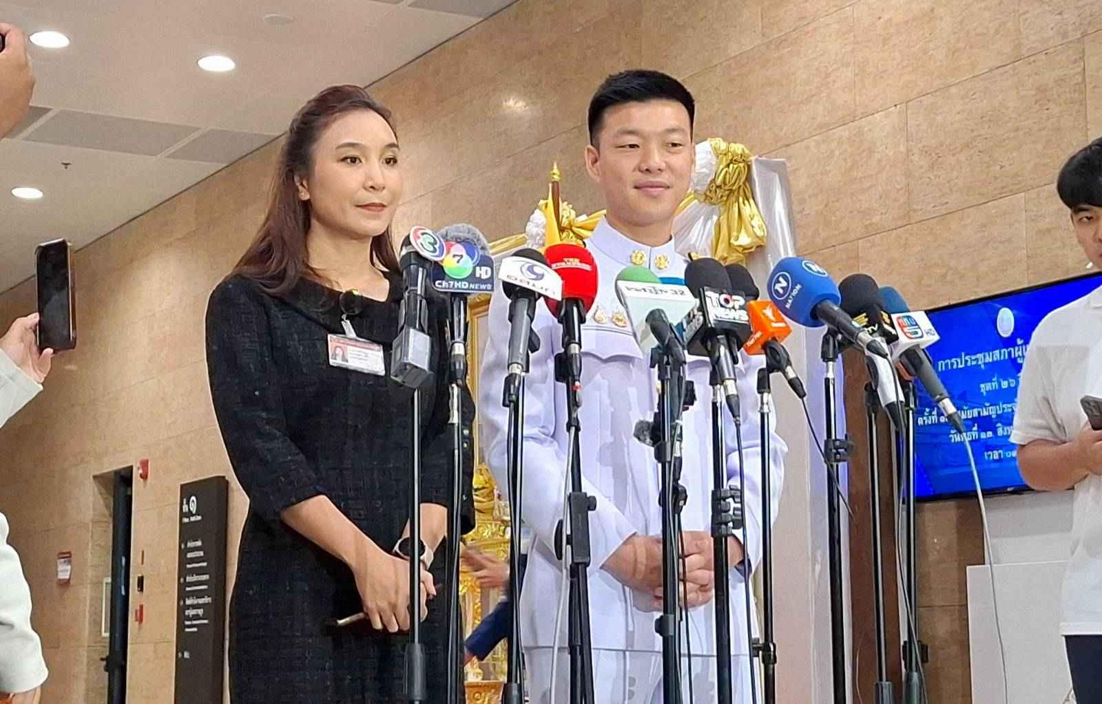 หัวหน้าพรรคประชาชน เผยไม่สามารถตอบแทนได้ หลังมีกระแสข่าว “แพทองธาร ชินวัตร” อาจตัดสินใจลาออกจากตำแหน่งนายกรัฐมนตรี ก่อนศาลรัฐธรรมนูญมีคำวินิจฉัย