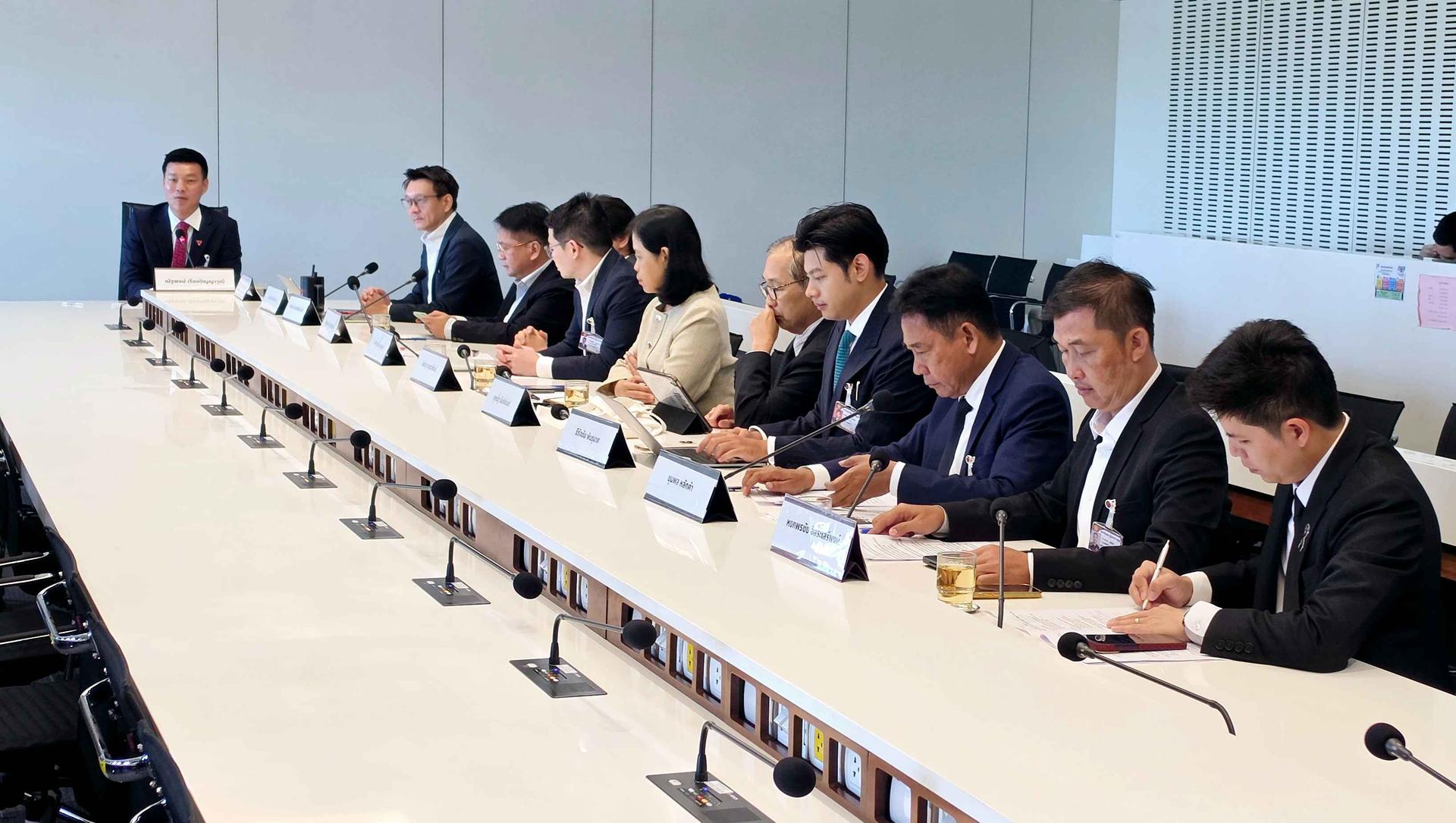 ครม.เงา พรรคประชาชน เสนอรัฐเร่งแก้น้ำท่วม-ฟื้นฟูพื้นที่ปนเปื้อนสารเคมี-เตรียมแผนจ้างงาน พร้อมขออภิปรายไม่ไว้วางใจ 4 วัน ลงมติวันที่ 5